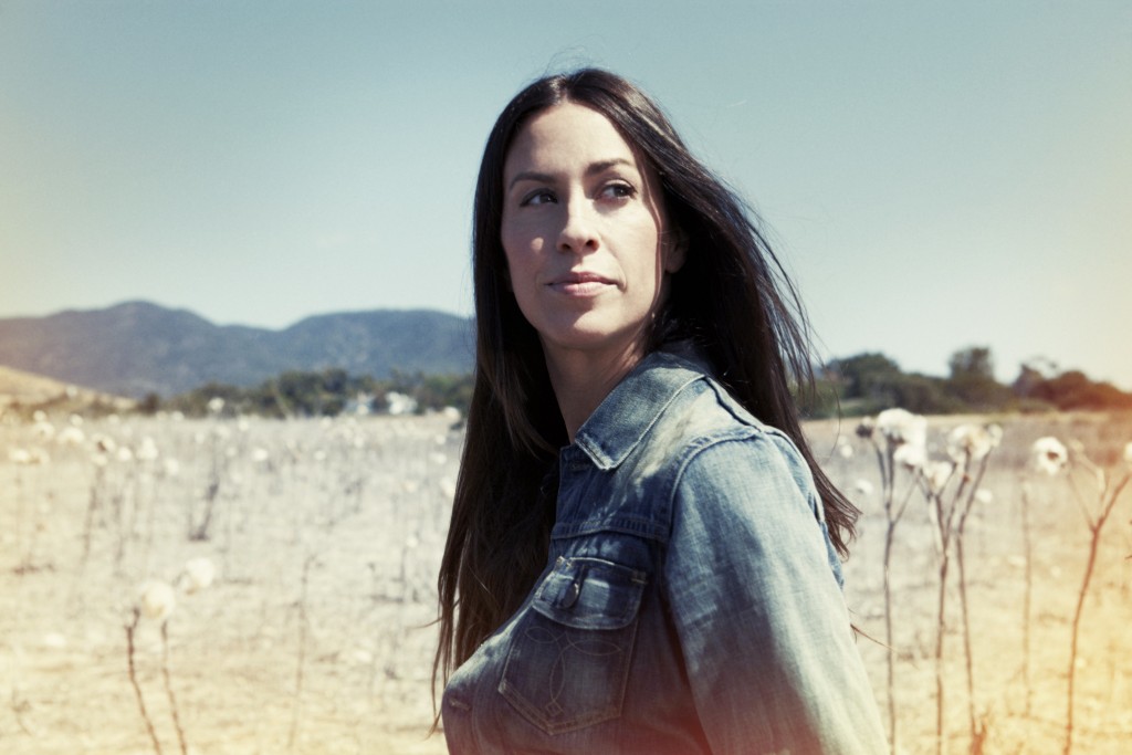 ALANIS MORISSETTE TO BE INDUCTED INTO THE CANADIAN MUSIC HALL OF FAME