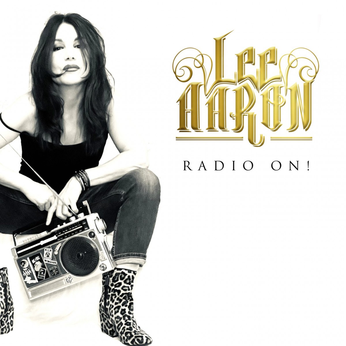 Lee Aaron – Rocks Out With Radio On!